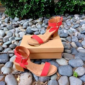 NWT Charlotte Russe Red Block Heel/Sandals size 9
